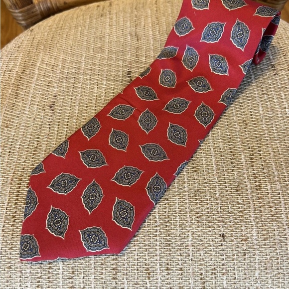 Christian Dior Elegant Red Patterned Men's Tie EUC!! - Picture 1 of 9